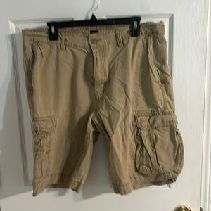 Men’s Gap cargo shorts